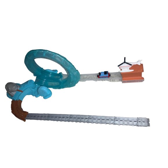 Fisher Price Thomas & Friends Adventures Shark Escape - Picture 6 of 16